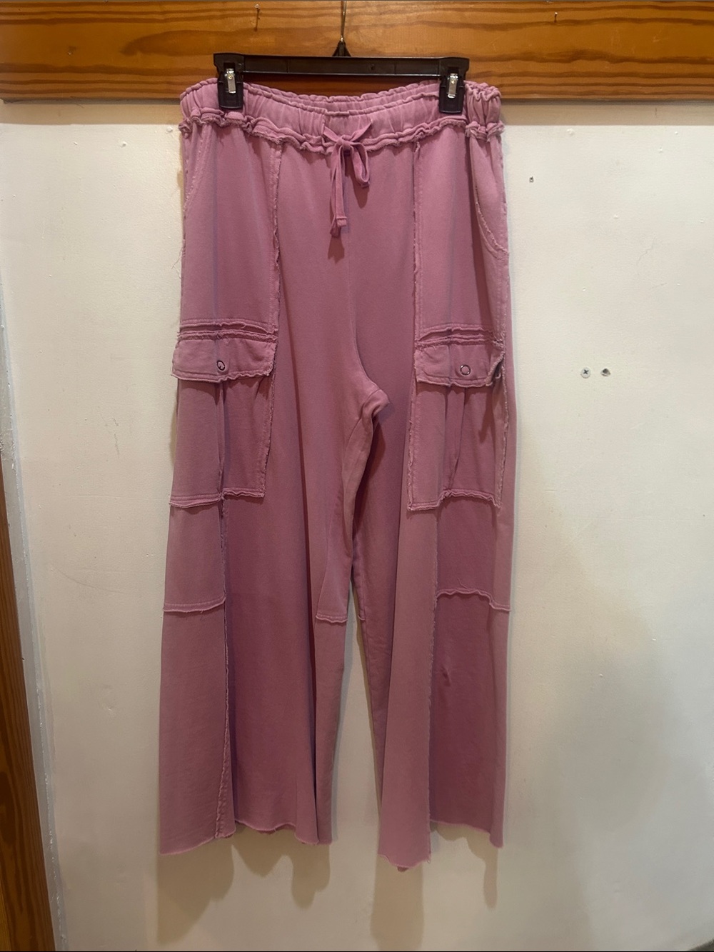 Easel Mauve Mineral Washed Wide-Leg Cargo Pants